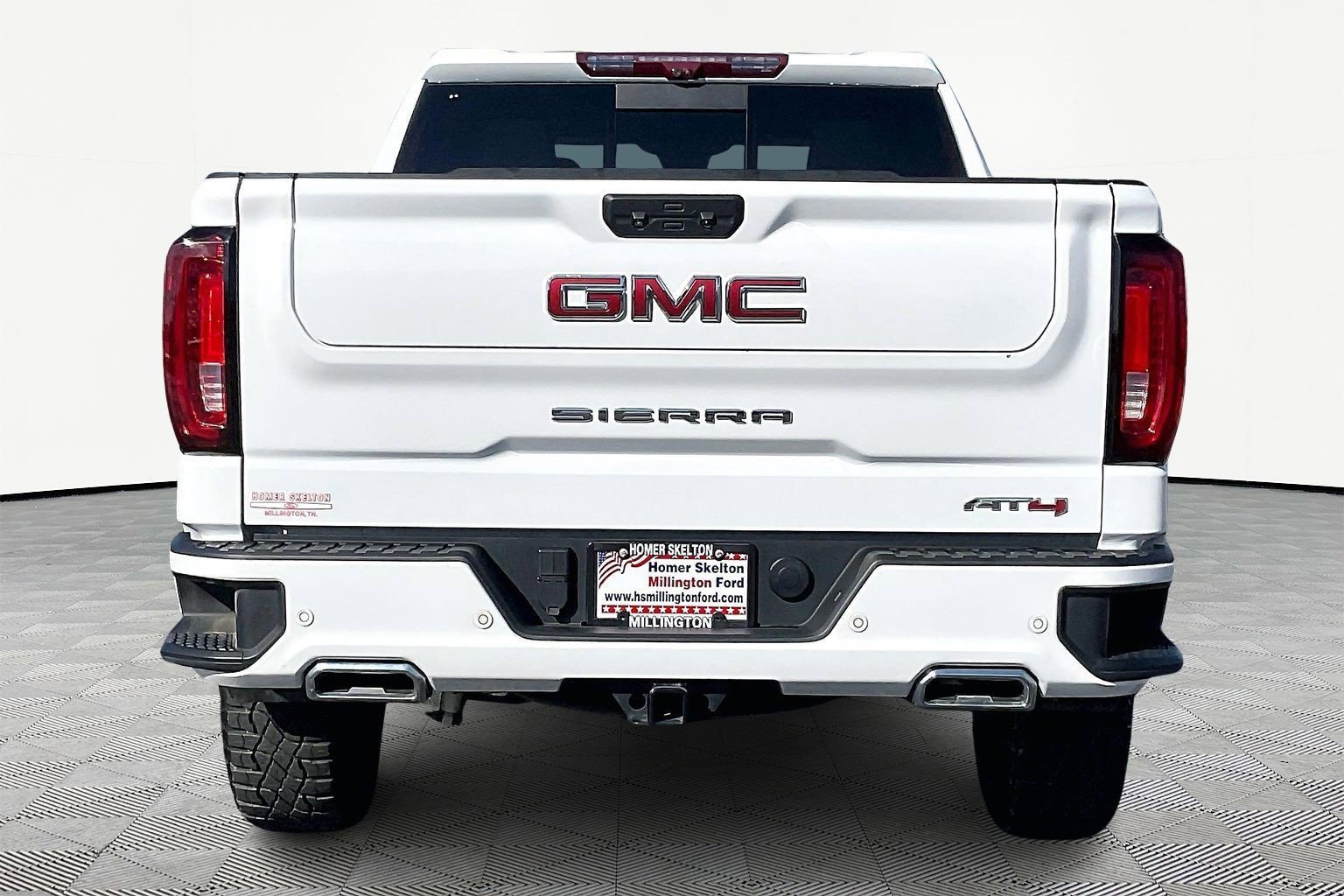 Used 2023 GMC Sierra 1500 AT4 w/ AT4 Premium Package image 4