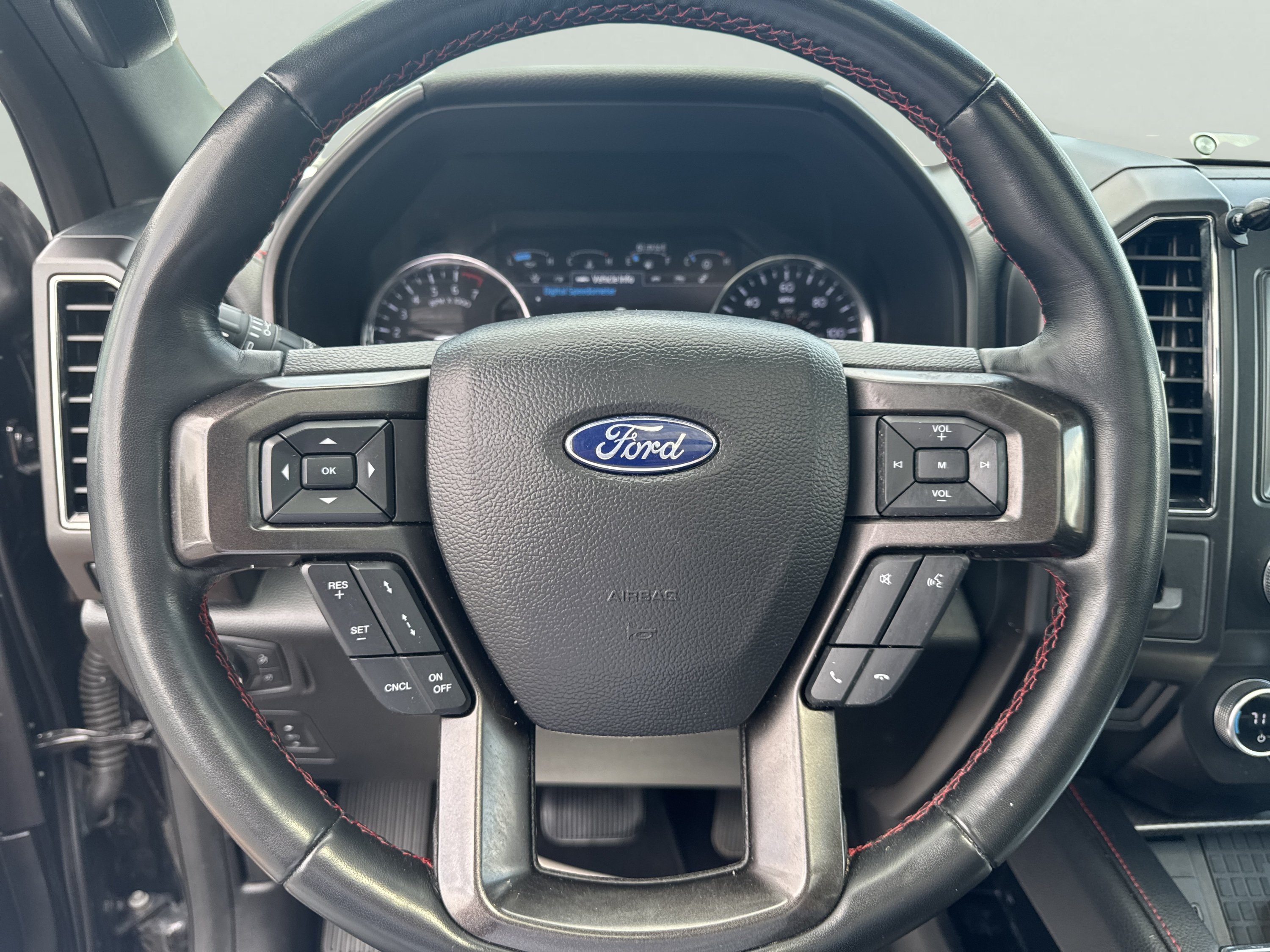 Used 2021 Ford Expedition Limited AWD/4WD image 22