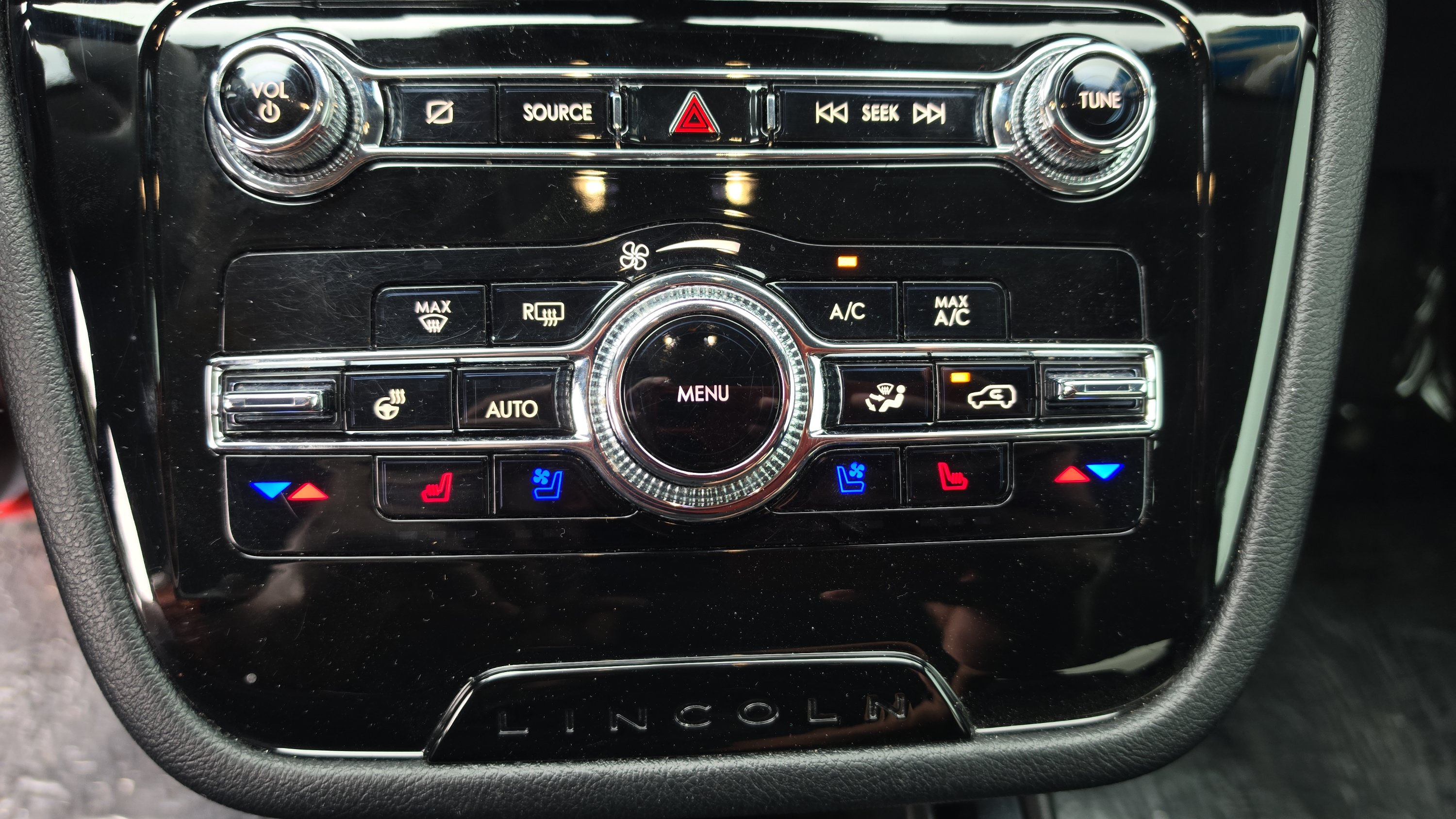 Used 2022 Lincoln Corsair AWD w/ Equipment Group 101A image 18