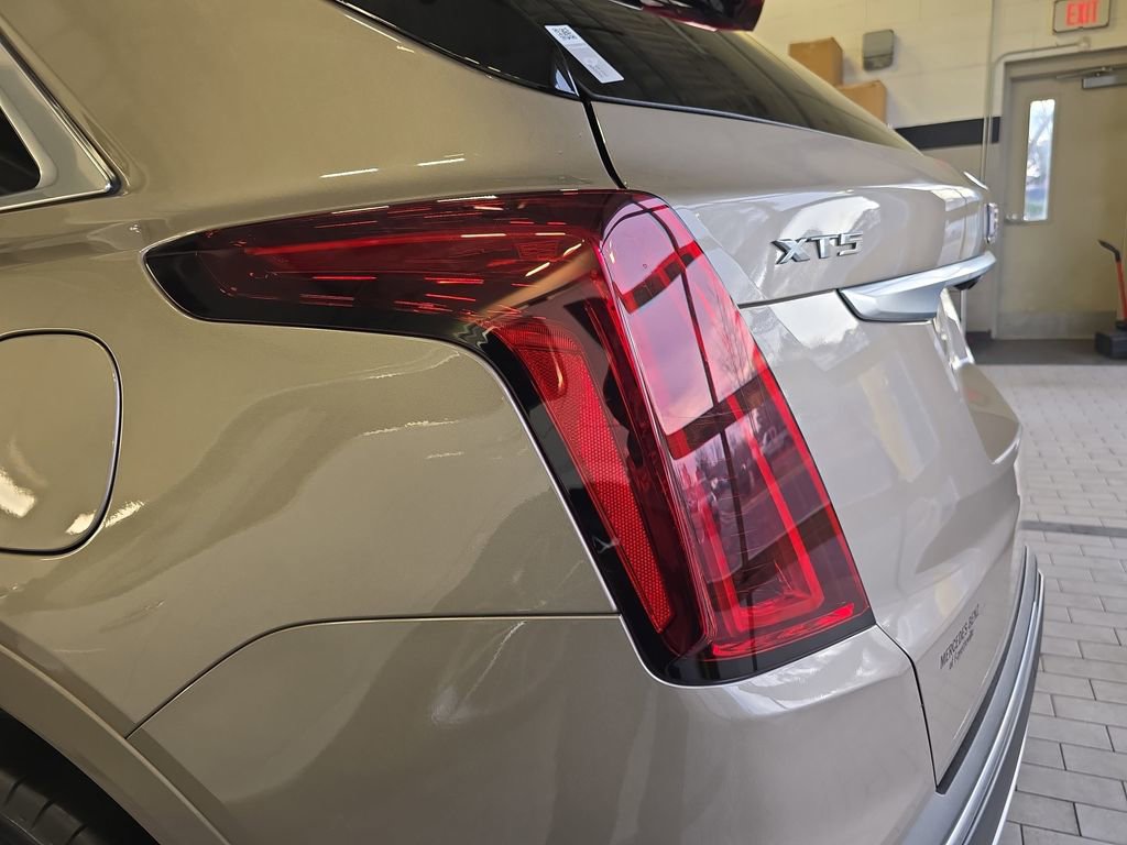 Used 2022 Cadillac XT5 Premium Luxury image 38