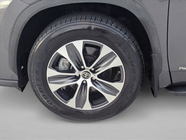 Certified 2023 Toyota Highlander XLE image 23