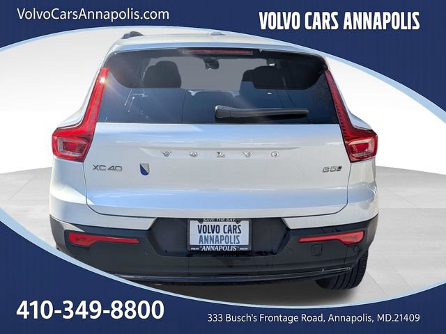 Used 2023 Volvo XC40 B5 Plus w/ Driver Assist Package image 7