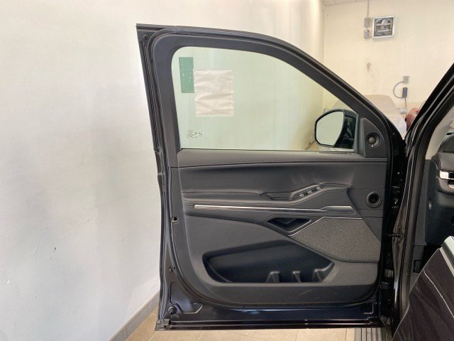 New 2027 Lincoln Navigator Reserve AWD/4WD image 18