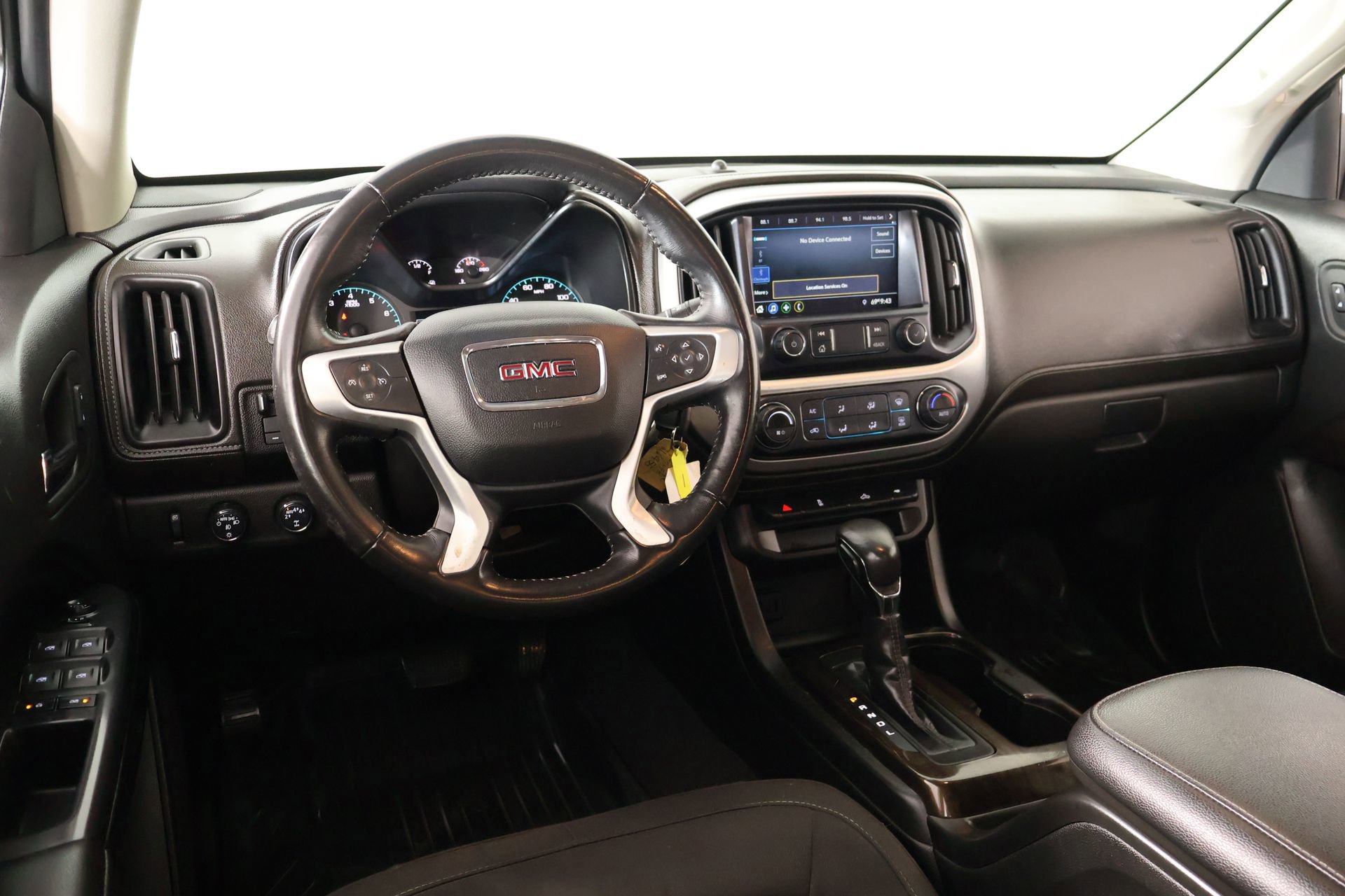 Used 2022 GMC Canyon Elevation w/ Trailering Package AWD/4WD image 2