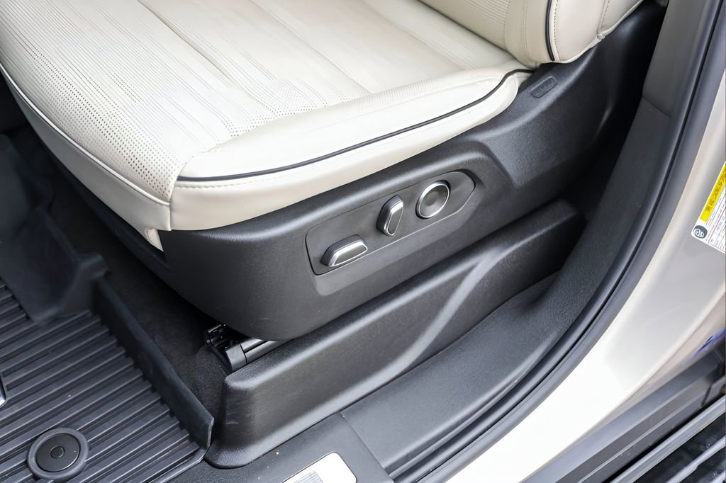 Used 2024 Cadillac Escalade Sport w/ Touring Package image 8