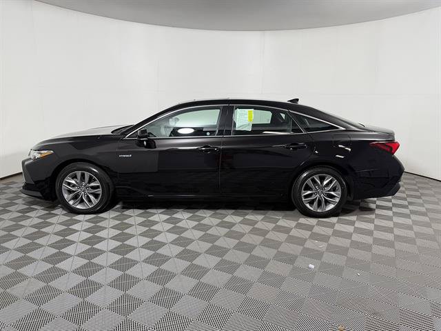 Used 2019 Toyota Avalon XLE w/ Moonroof Package FWD image 8