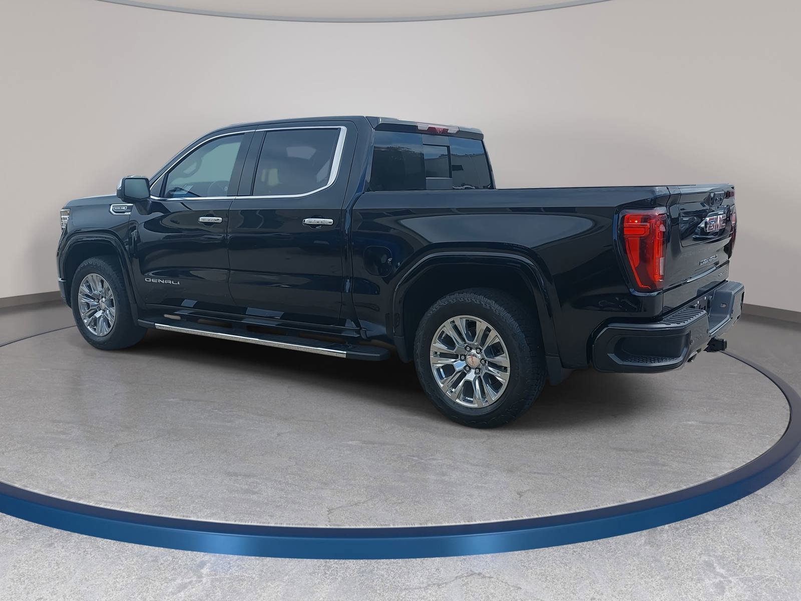 Used 2025 GMC Sierra 1500 Denali w/ Technology Package AWD/4WD image 7