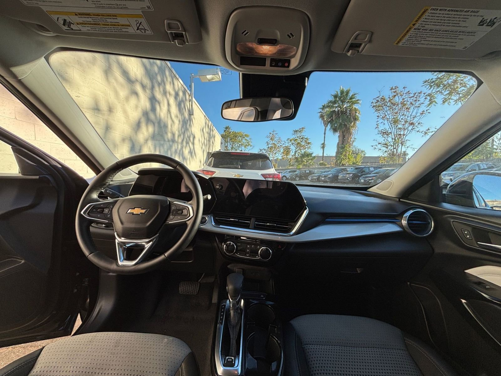 Used 2025 Chevrolet Trax LT w/ LT Convenience Package image 33