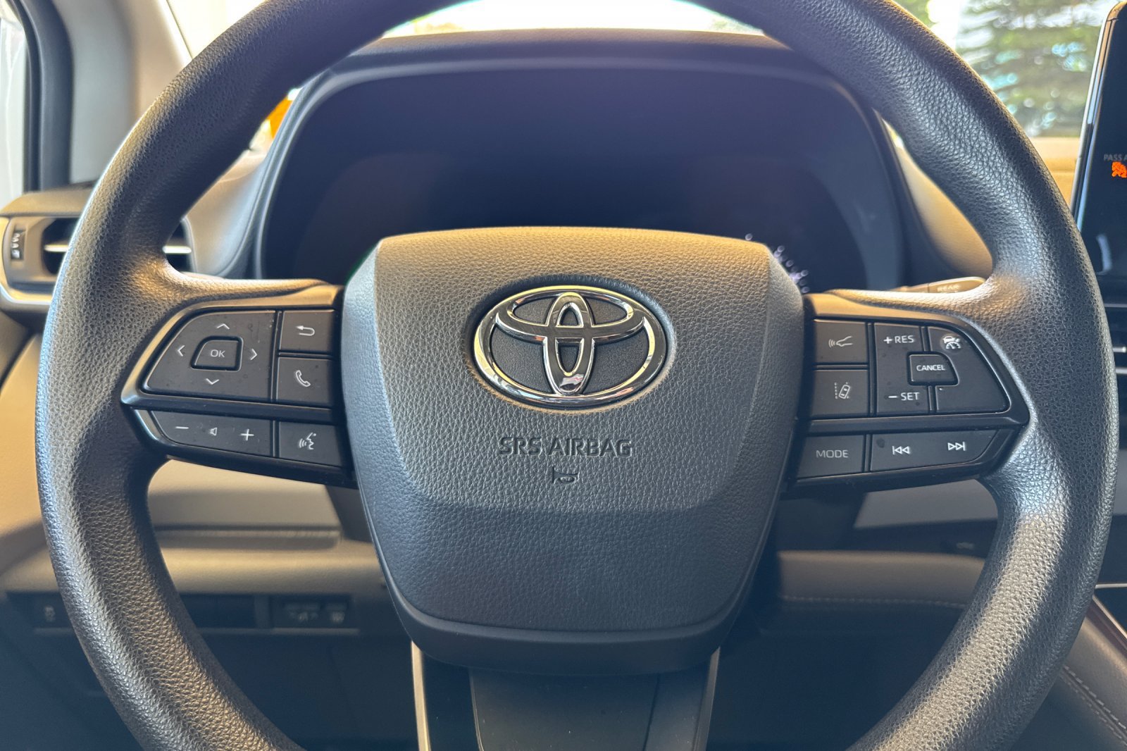 Certified 2024 Toyota Sienna LE AWD/4WD image 29