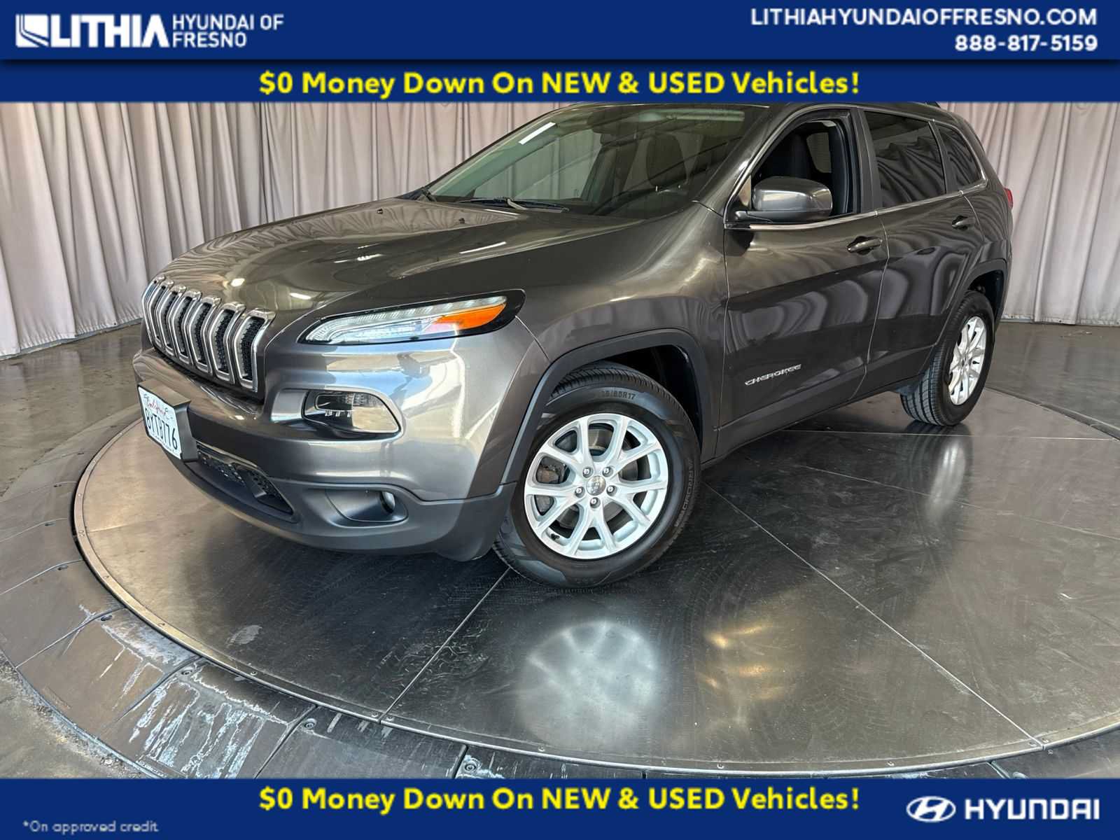Used 2016 Jeep Cherokee Latitude FWD image 1