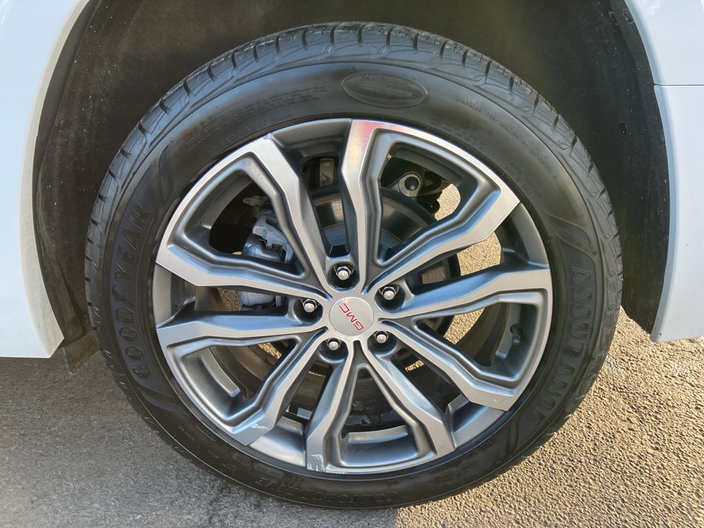 Used 2019 GMC Terrain Denali w/ Advanced Safety Package image 12