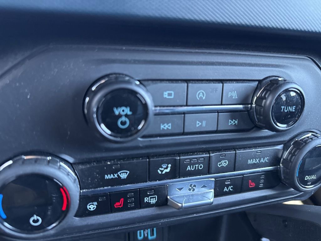 Used 2024 Ford Bronco Outer Banks image 18