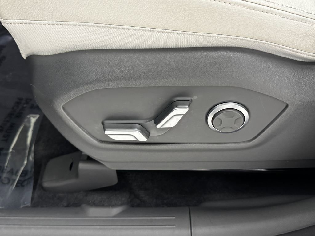 Used 2024 Hyundai Santa Fe Limited image 37