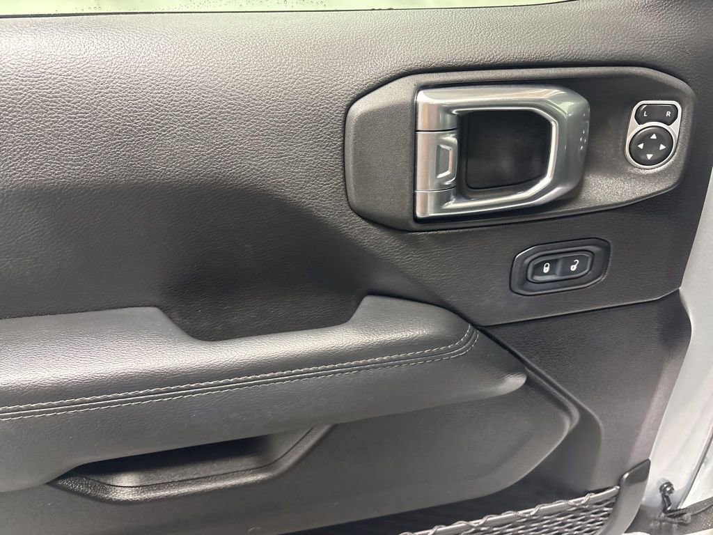 Used 2023 Jeep Wrangler Altitude image 15