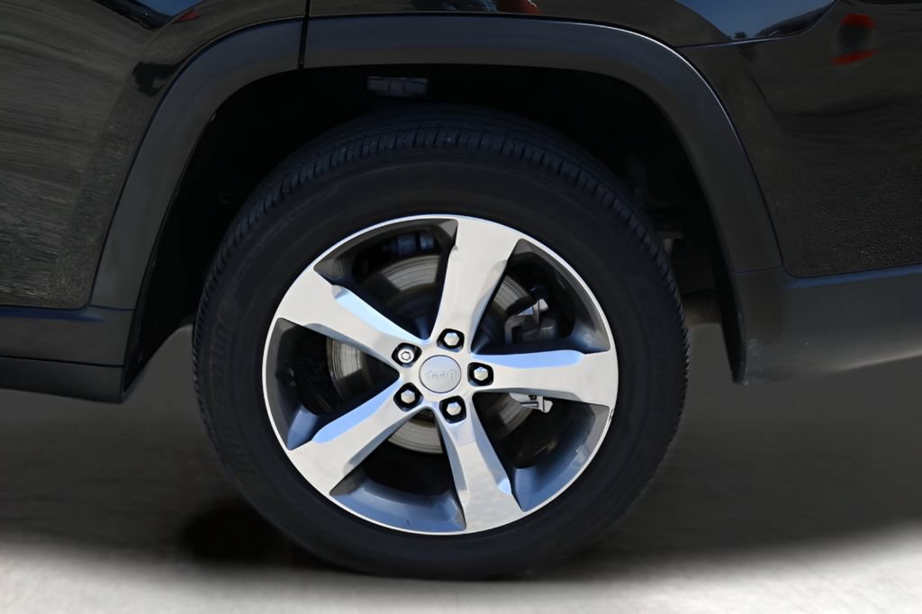 Used 2021 Jeep Grand Cherokee L Limited RWD image 9