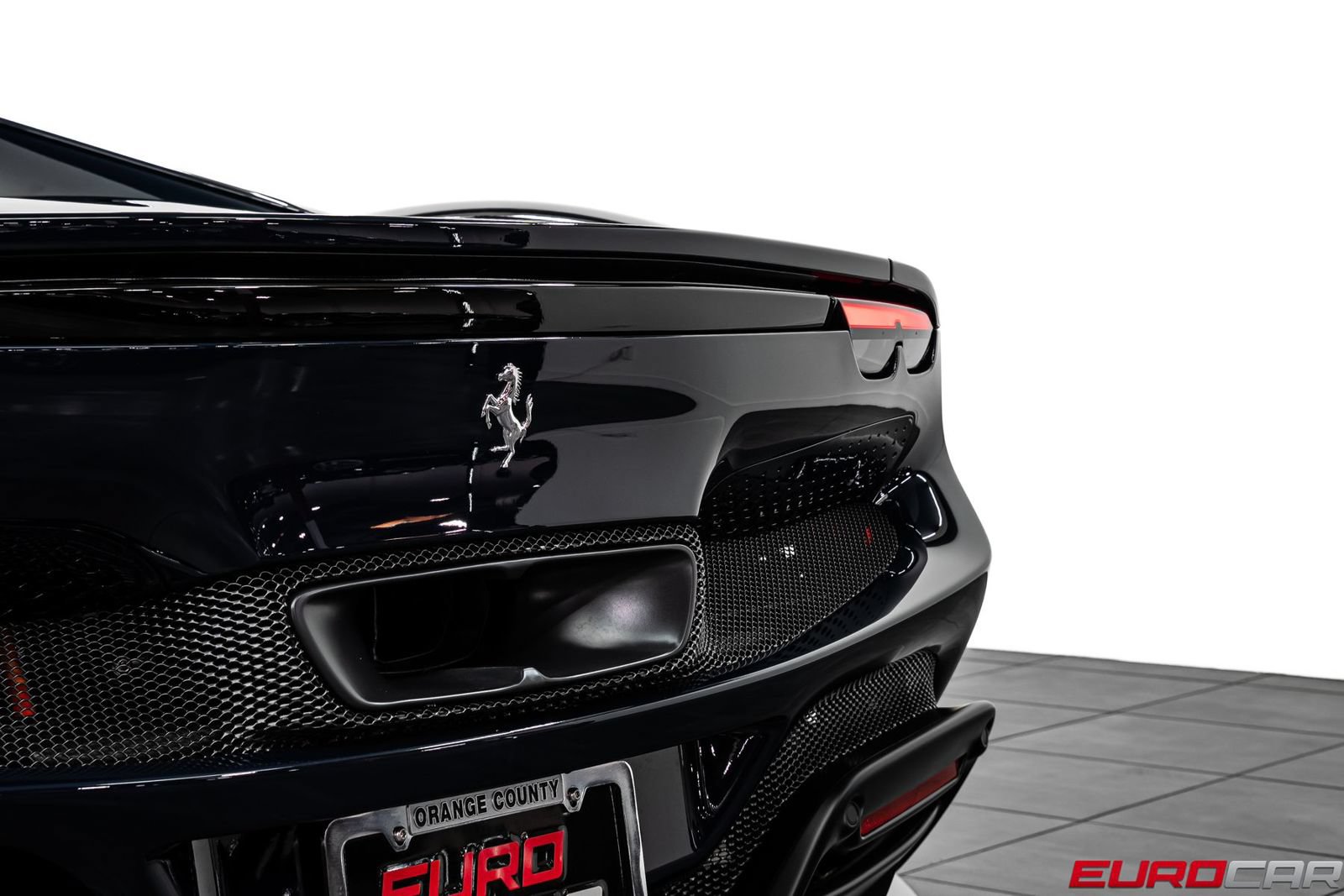 Used 2023 Ferrari 296 GTB RWD image 22