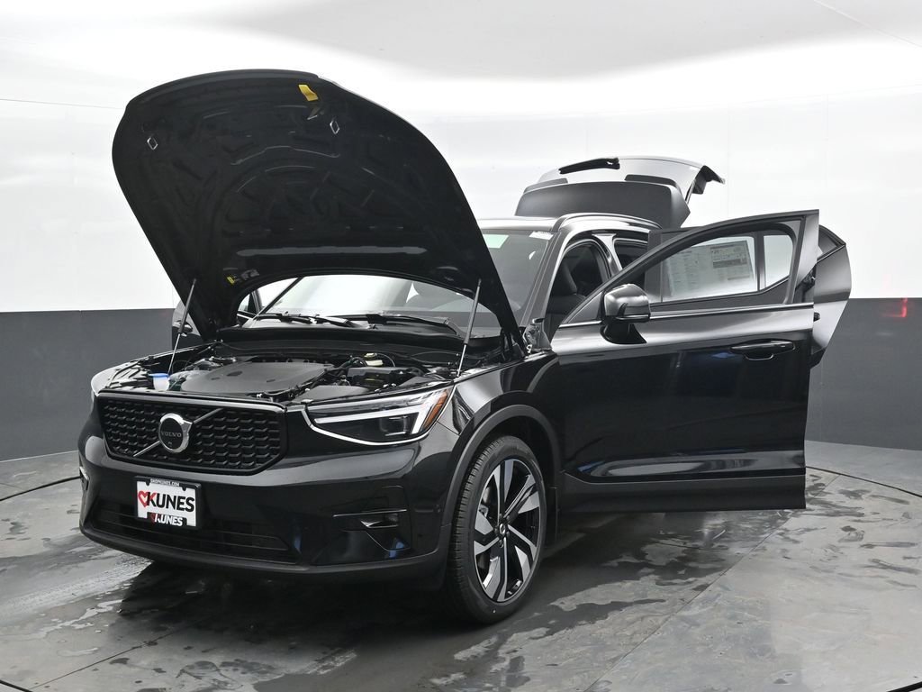 New 2026 Volvo XC40 B5 Plus w/ Protection Package Premier image 46