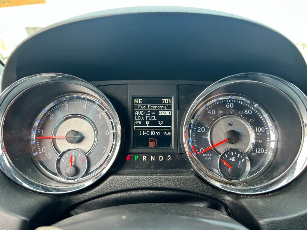 Used 2013 Chrysler Town & Country S FWD image 25