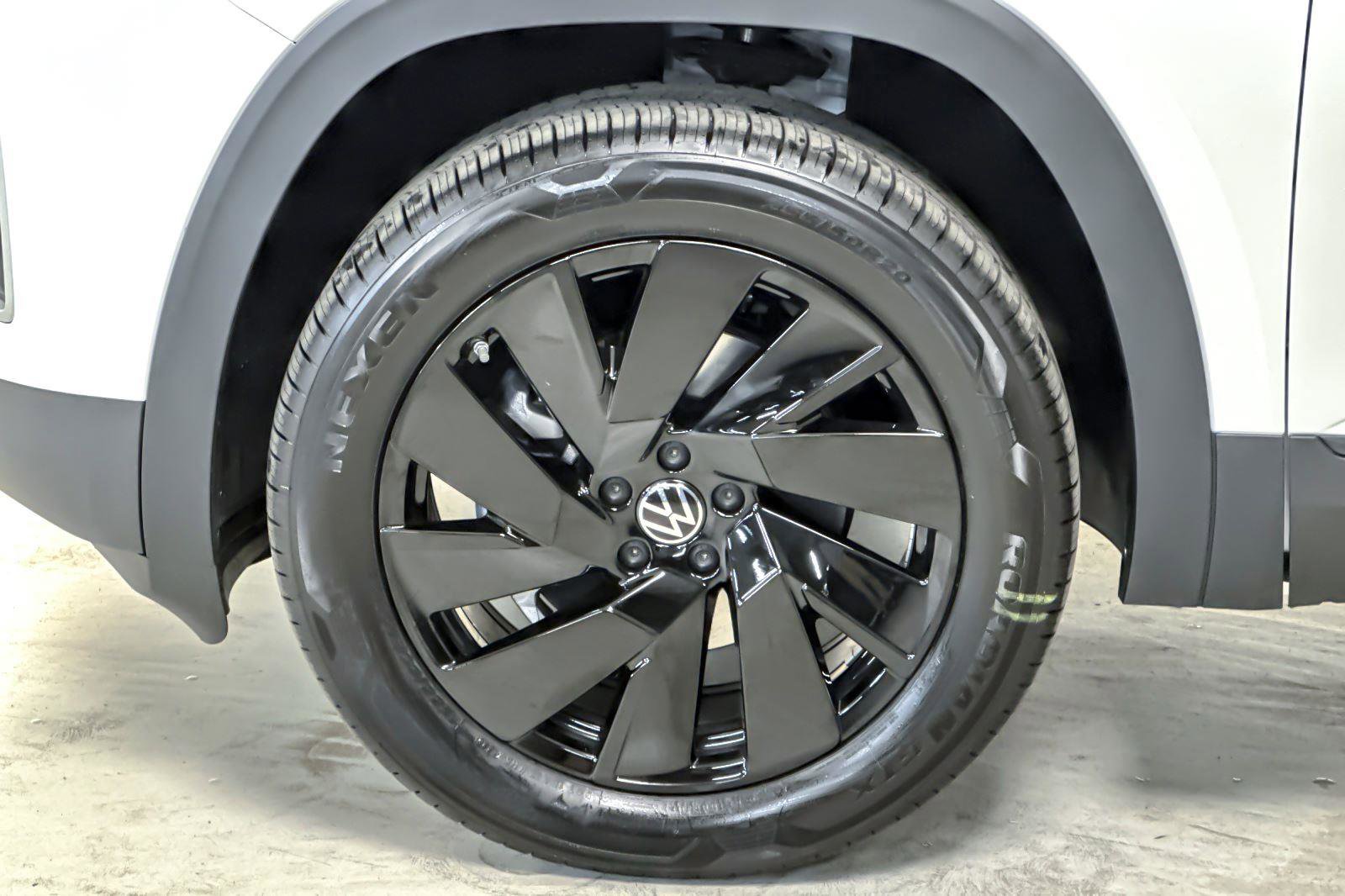 New 2026 Volkswagen Atlas SE FWD image 25