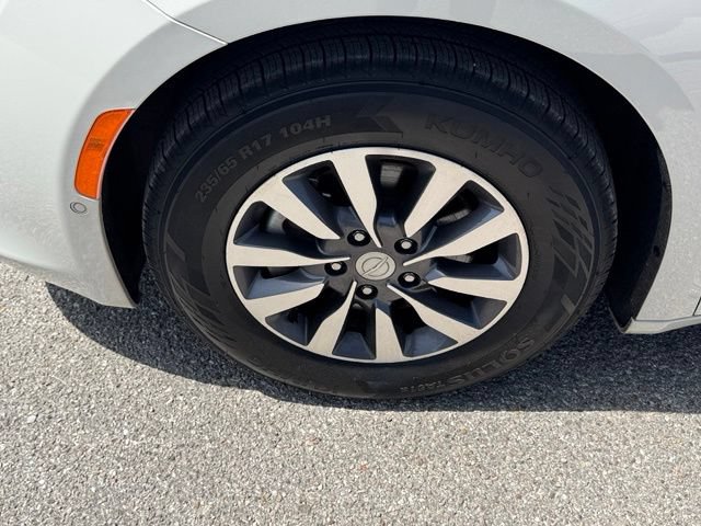 Used 2020 Chrysler Pacifica Touring-L Plus FWD image 8