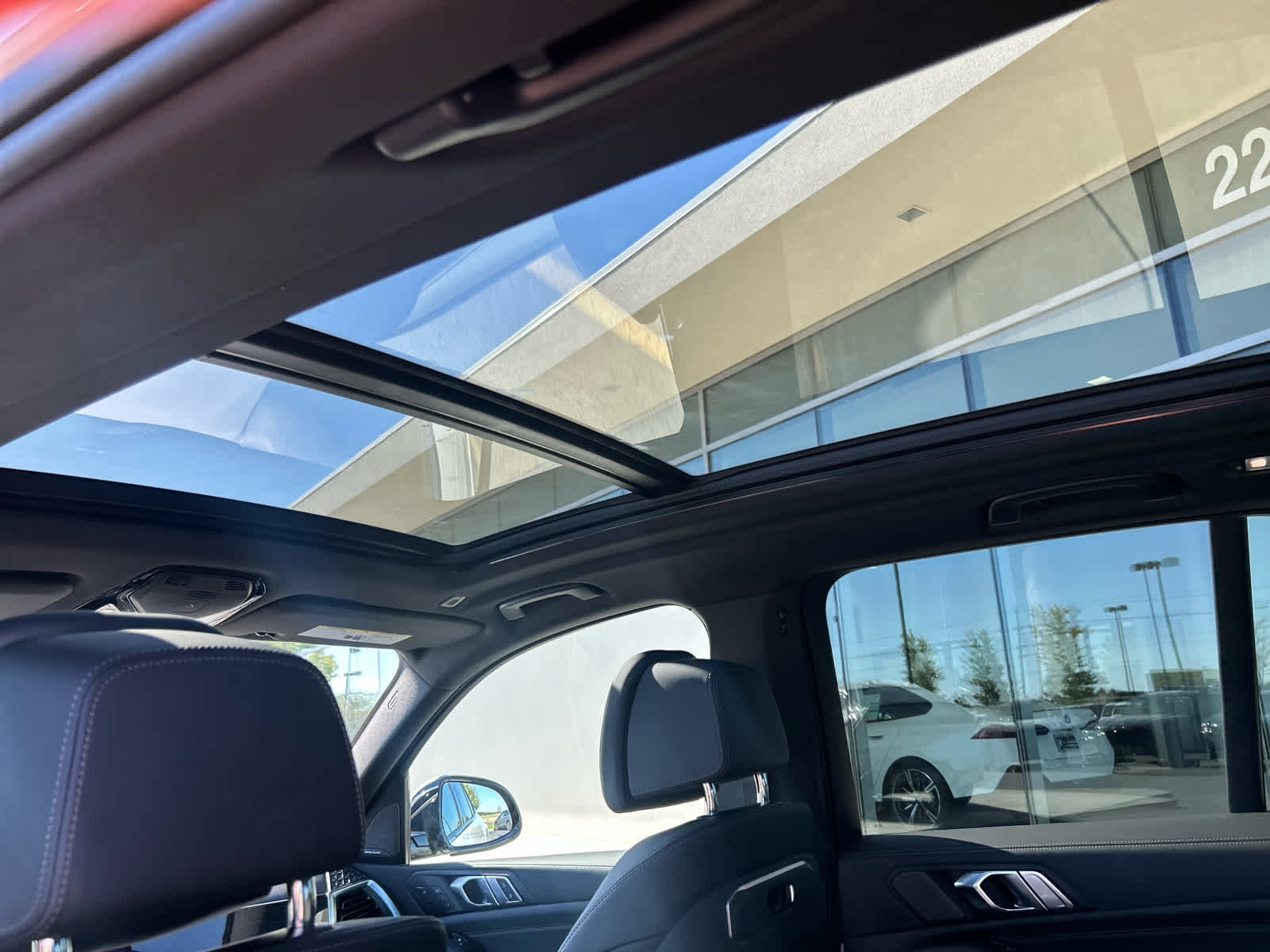 Used 2026 BMW X5 xDrive50e w/ M Sport Package image 23