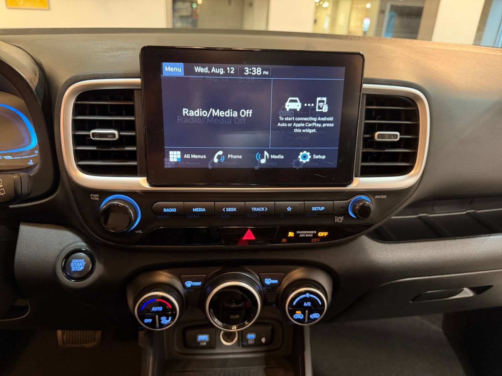 Used 2026 Hyundai Venue SEL FWD image 14