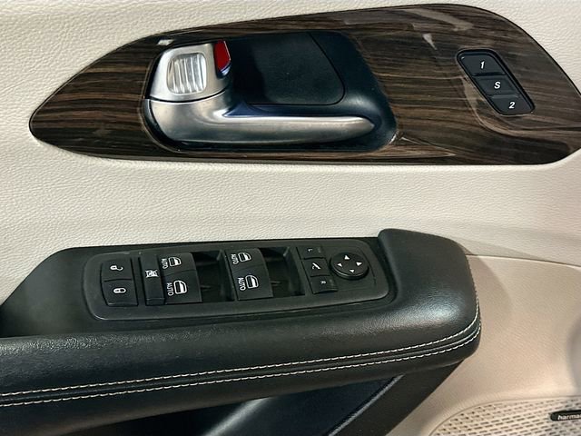 Used 2021 Chrysler Pacifica Limited w/ Premium & Safety Sphere Group image 19