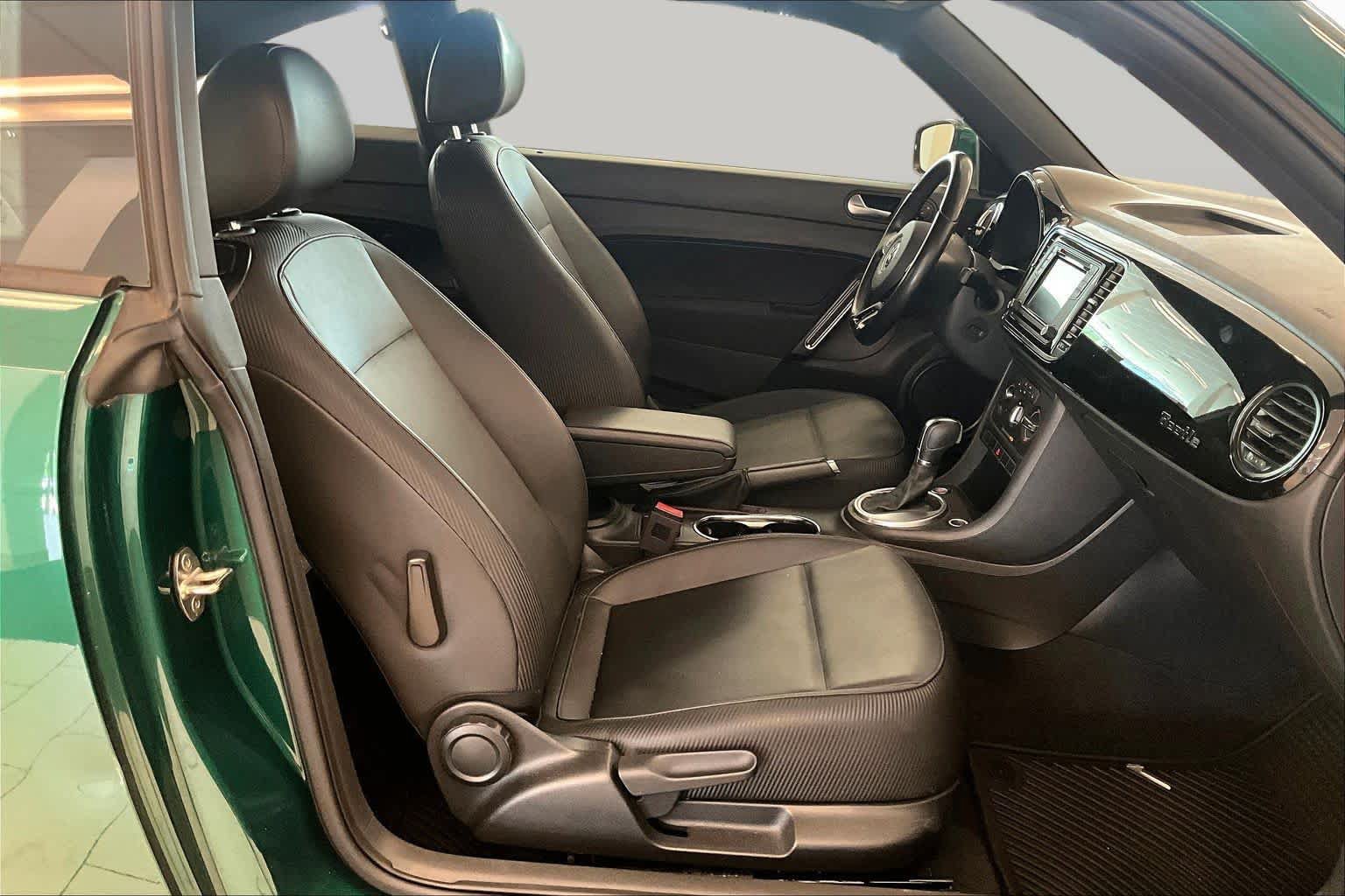 Used 2018 Volkswagen Beetle 2.0T S w/ Style & Comfort Package For S FWD image 8