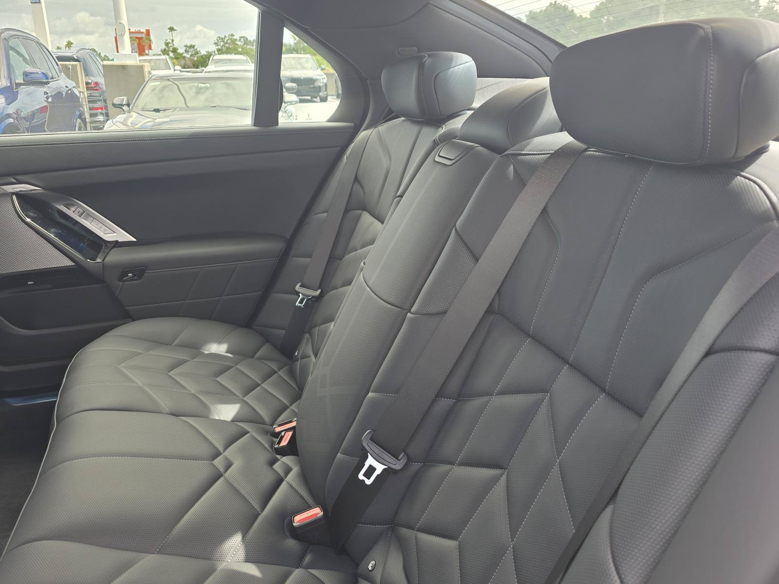 New 2026 BMW 750e xDrive w/ Executive Package AWD/4WD image 16
