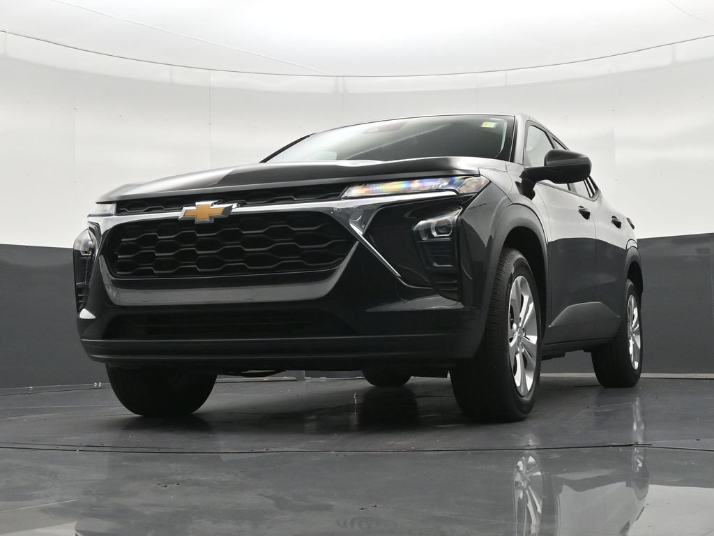 Used 2024 Chevrolet Trax LS FWD image 30