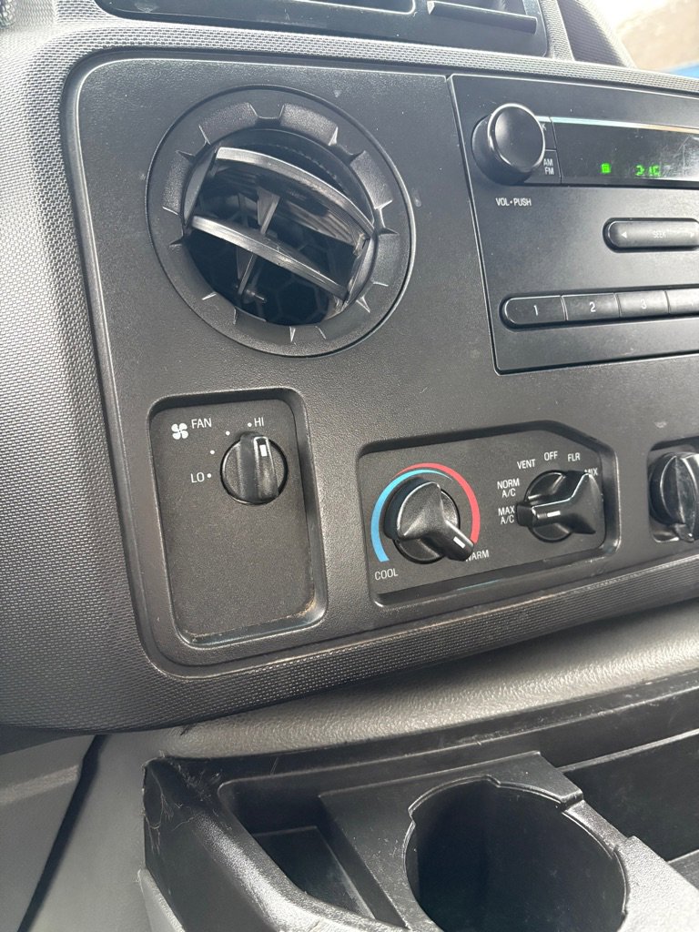 Used 2014 Ford E-250 and Econoline 250 E-250 w/ Power Group image 19