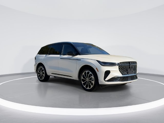 New 2026 Lincoln Nautilus Reserve AWD/4WD image 2