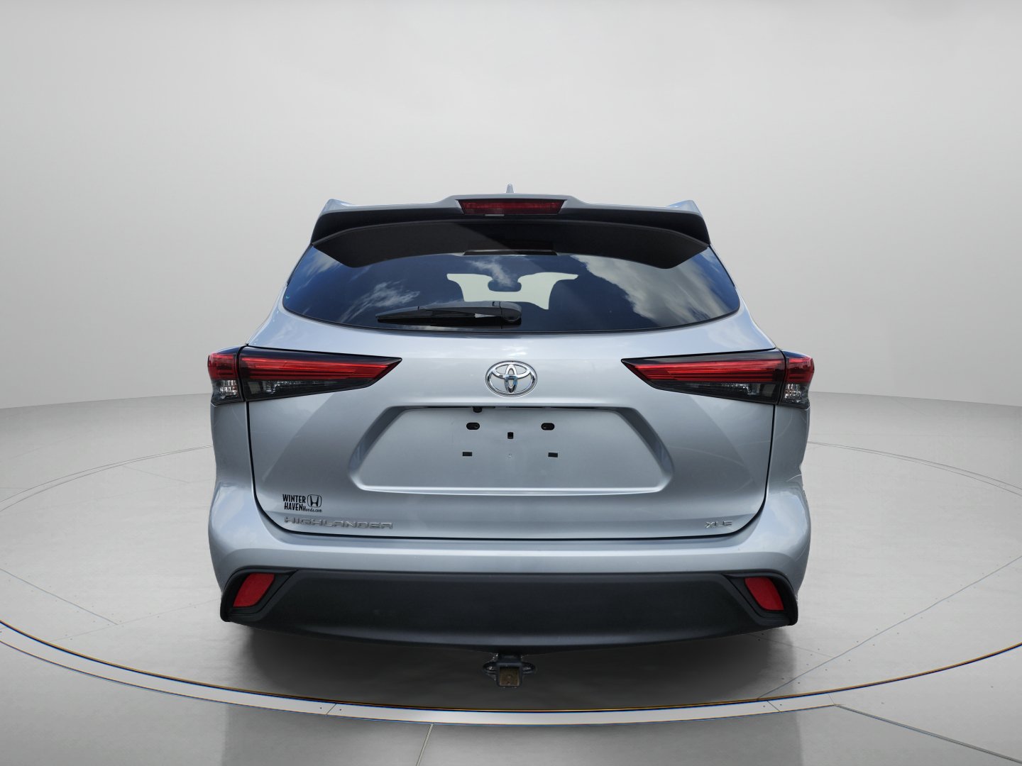 Used 2021 Toyota Highlander XLE FWD image 8