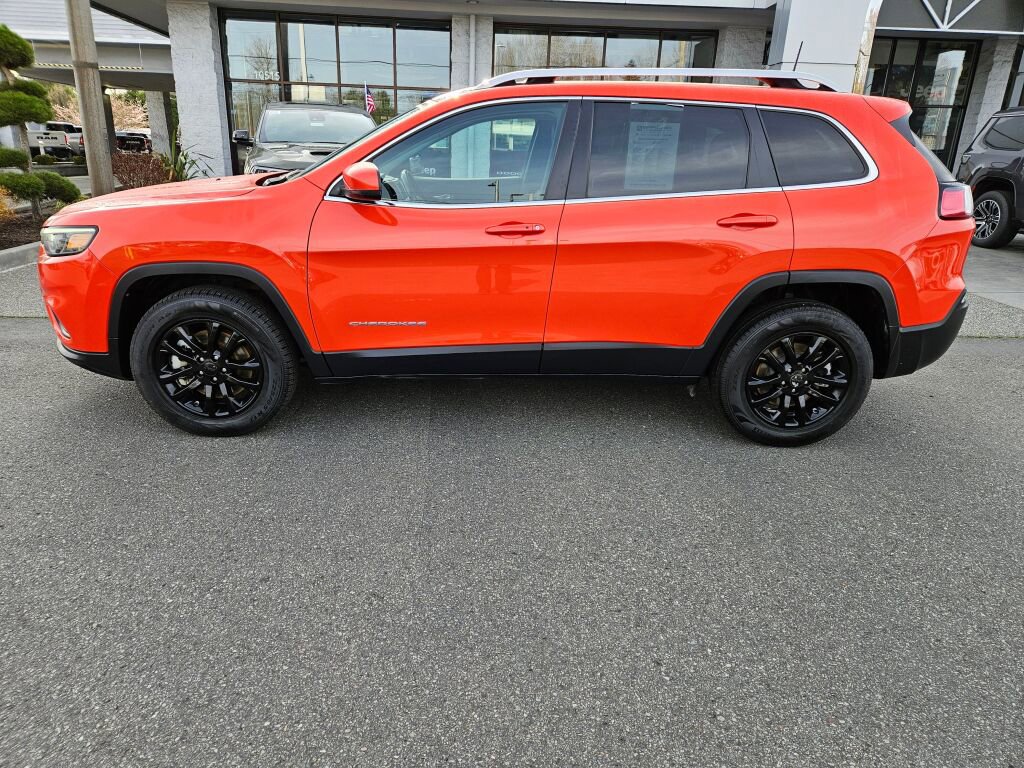 Used 2021 Jeep Cherokee Latitude Lux w/ Comfort/Convenience Group image 2