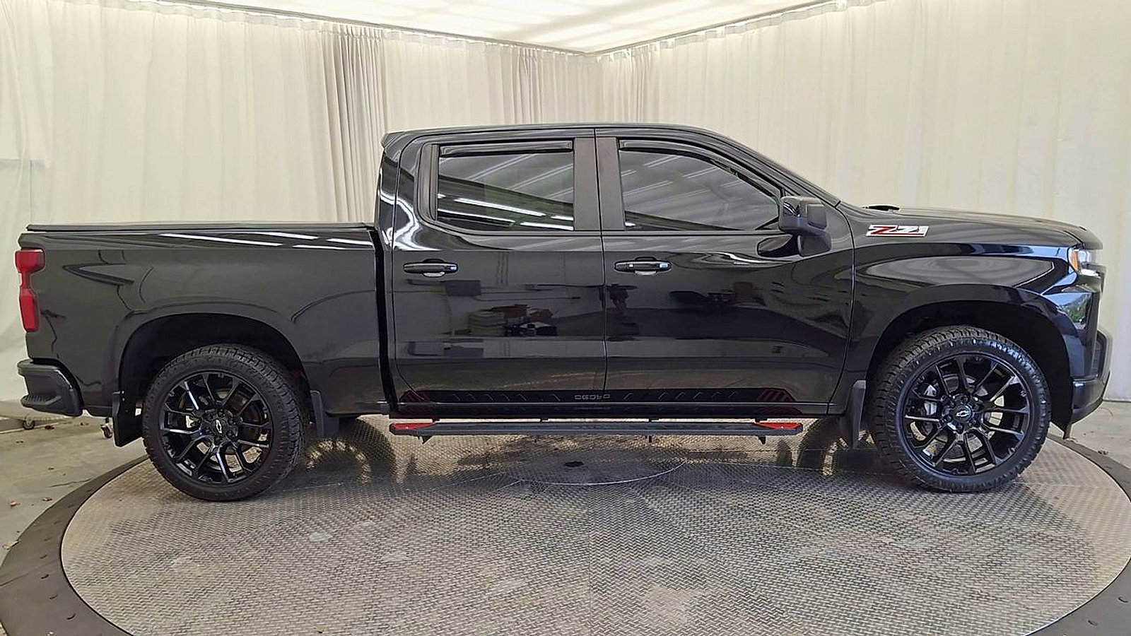 Used 2022 Chevrolet Silverado 1500 RST AWD/4WD image 4