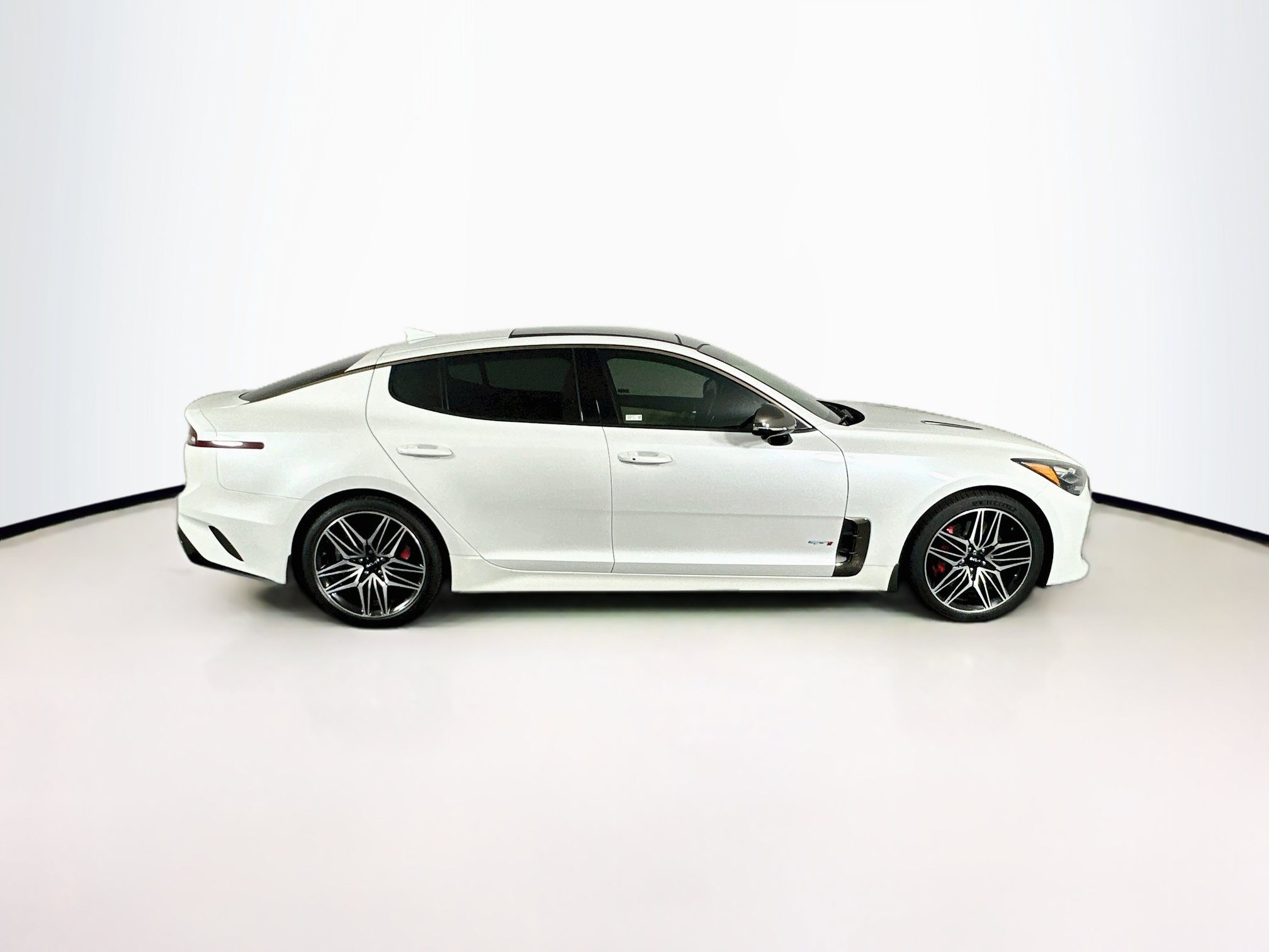 Used 2022 Kia Stinger GT2 RWD image 10