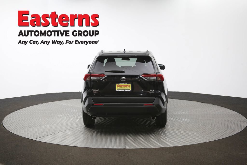 Used 2021 Toyota RAV4 XLE w/ Convenience Package image 38
