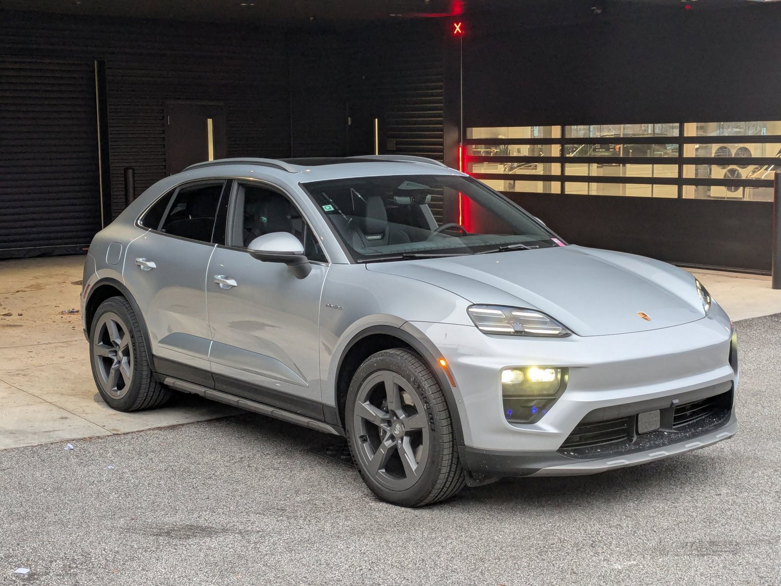 New 2025 Porsche Macan 4 Electric AWD/4WD image 7