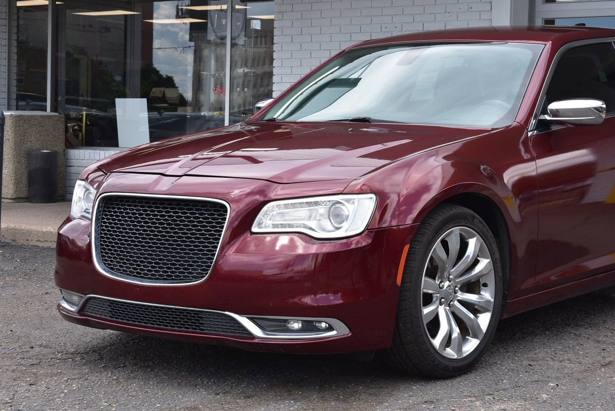 Used 2018 Chrysler 300 Limited image 29