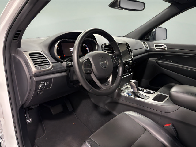 Used 2020 Jeep Grand Cherokee Altitude RWD image 10