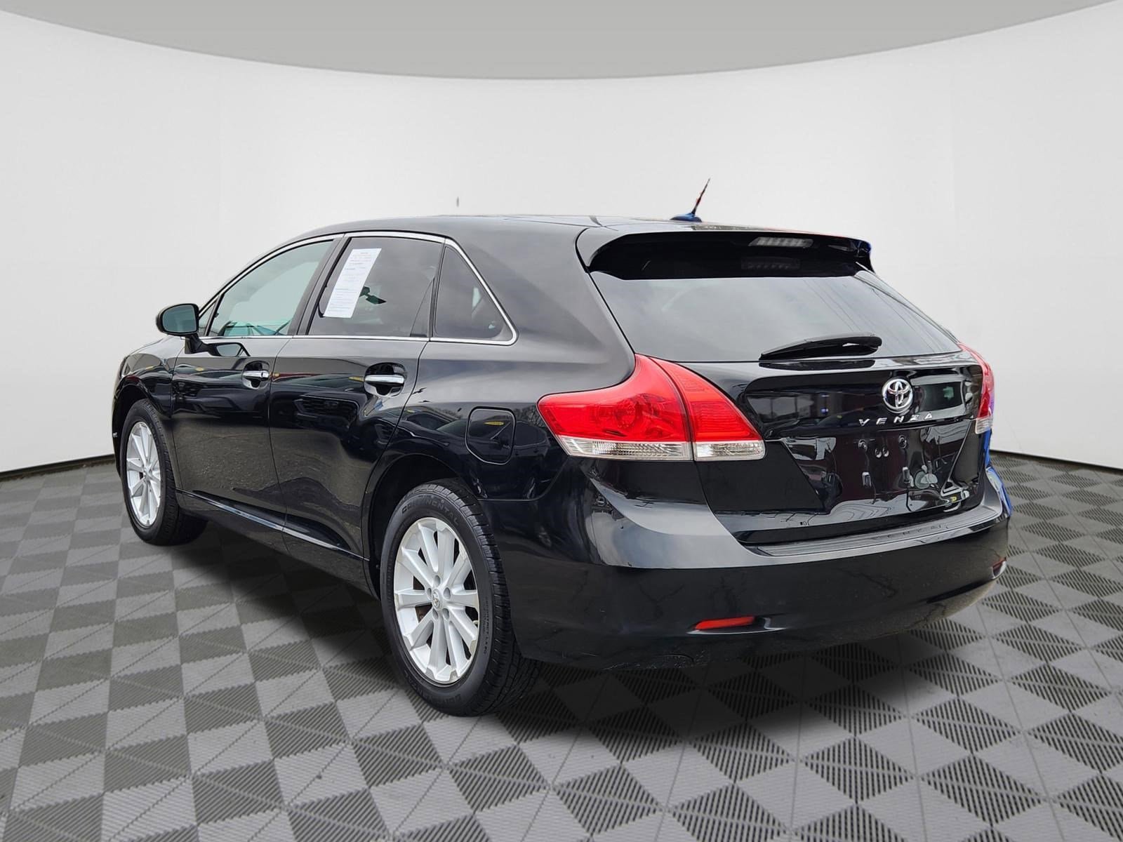 Used 2009 Toyota Venza FWD image 3