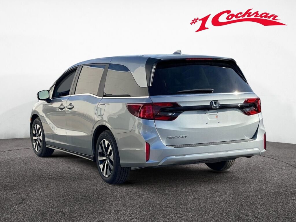 New 2026 Honda Odyssey EX-L image 4