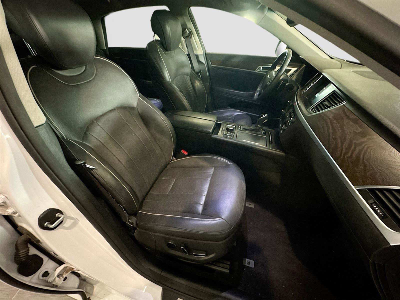 Used 2017 Genesis G80 3.8 w/ Option Group 03 image 23