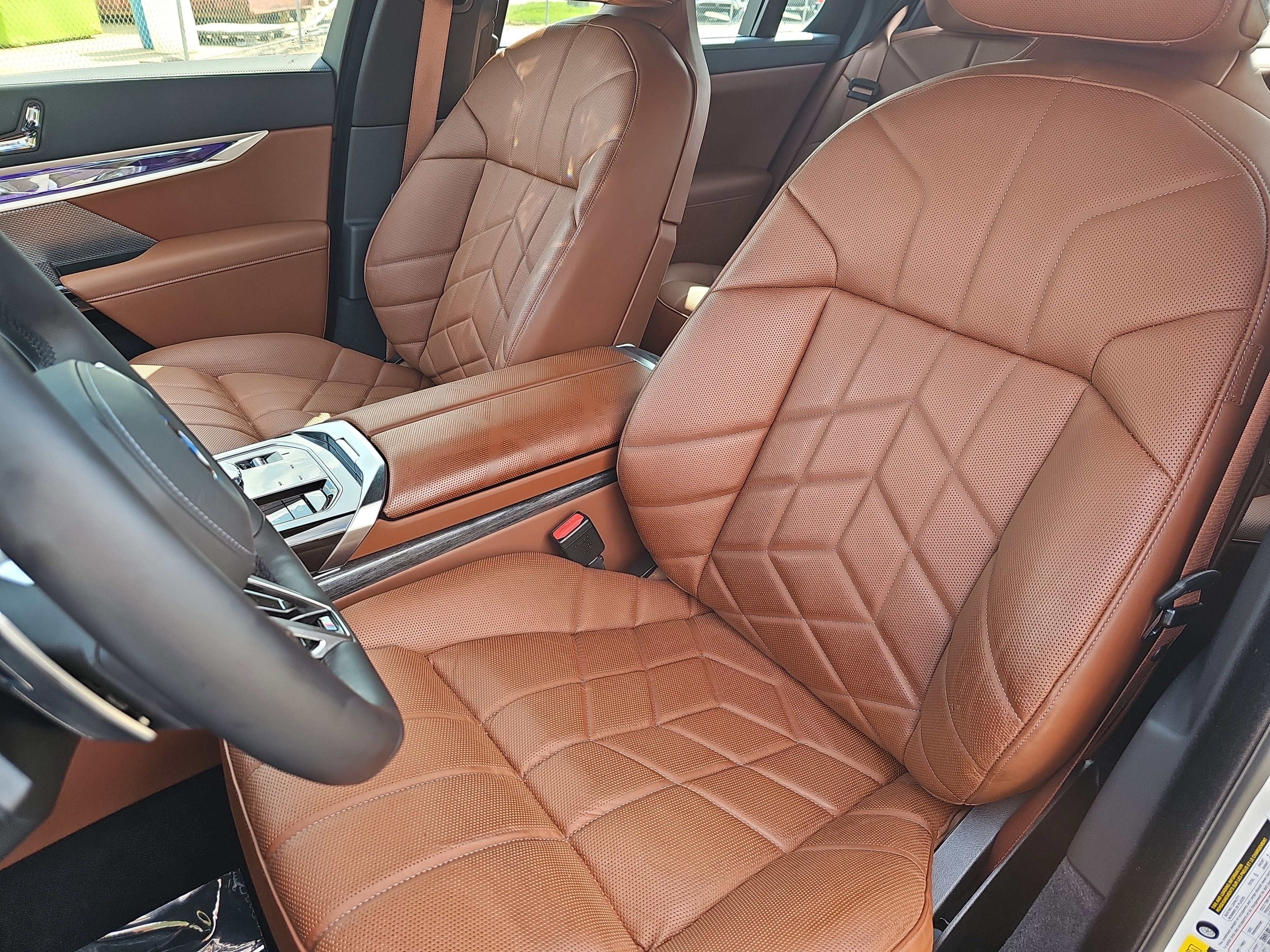 Certified 2025 BMW 750e xDrive image 17