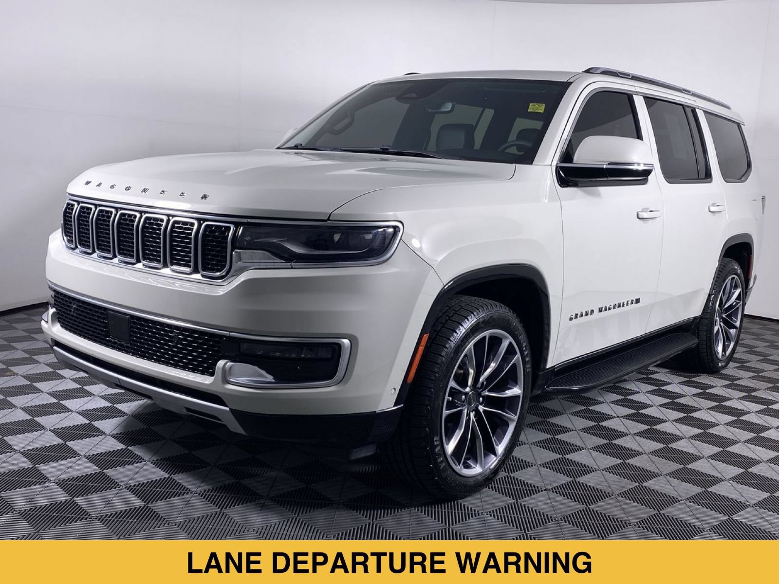 Used 2022 Jeep Wagoneer Series II w/ Premium Group I AWD/4WD image 19