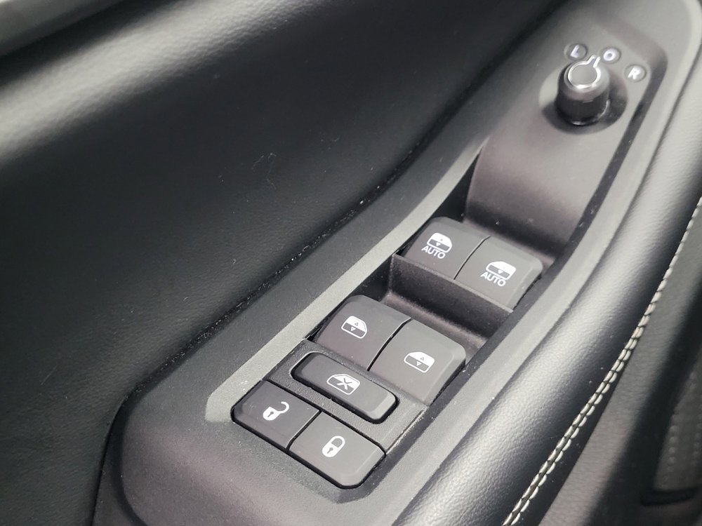 Used 2023 Jeep Grand Cherokee Laredo image 27