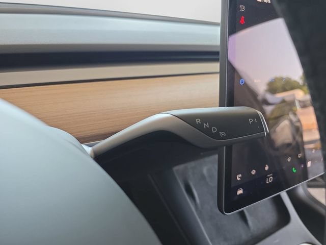 Used 2025 Tesla Model Y Long Range AWD/4WD image 23