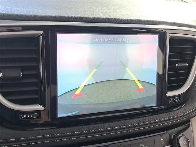 Used 2023 Chrysler Pacifica Touring-L image 28