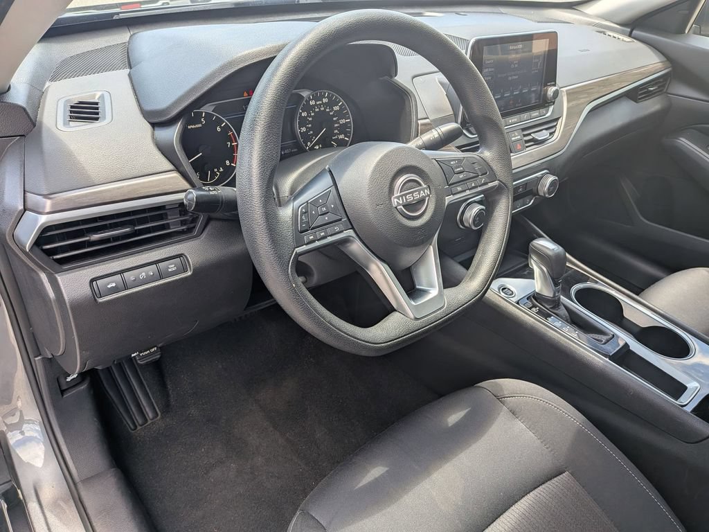 Used 2024 Nissan Altima 2.5 SV FWD image 17