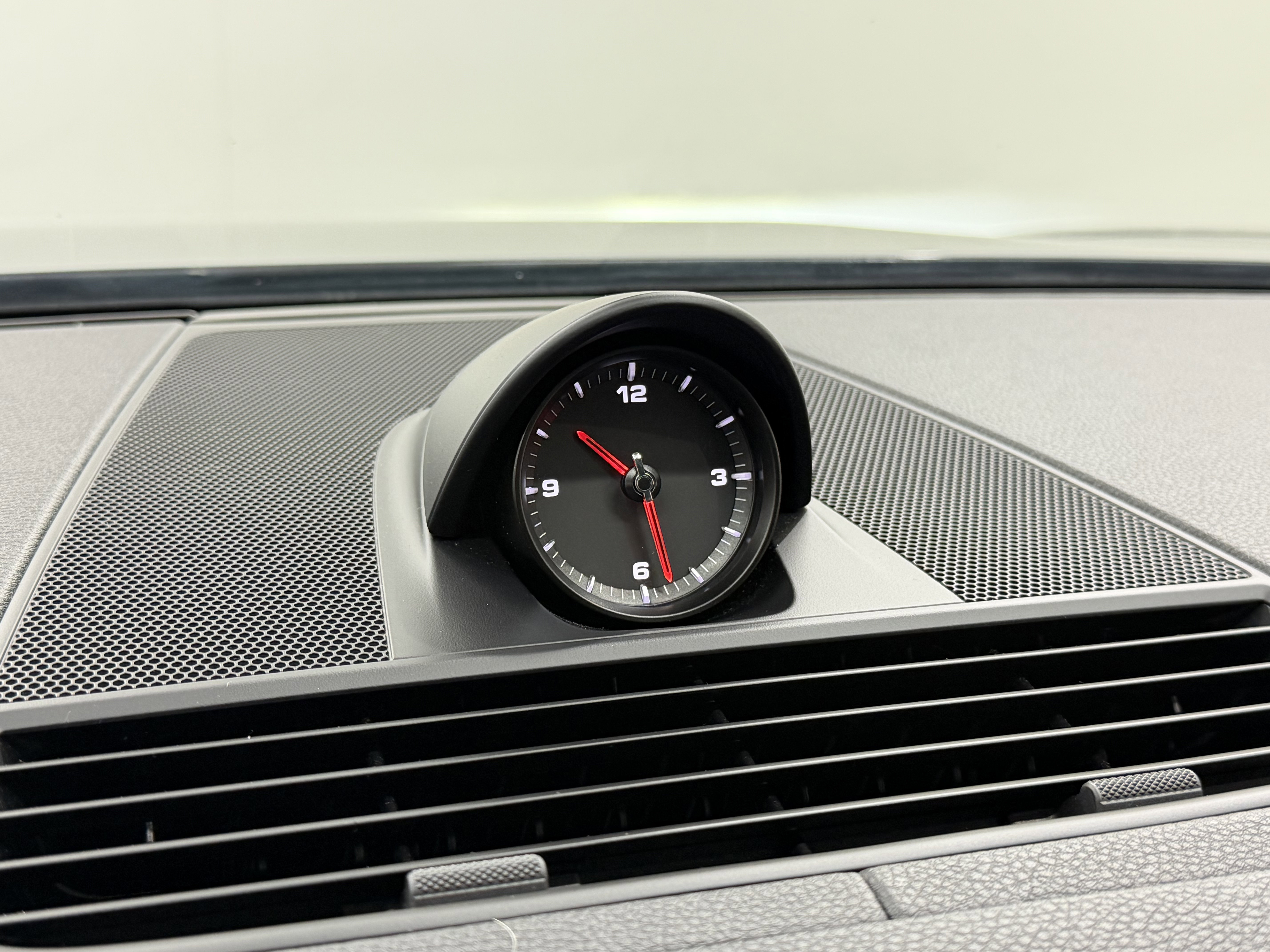 Certified 2022 Porsche Panamera 4 Platinum Edition image 55